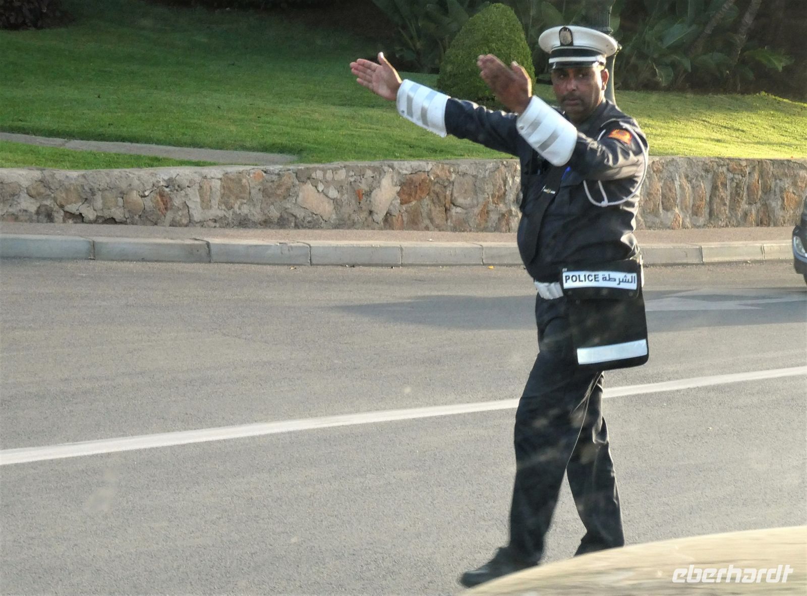 er regelt den Verkehr