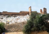 ein Friedhof am Rande von Fes
