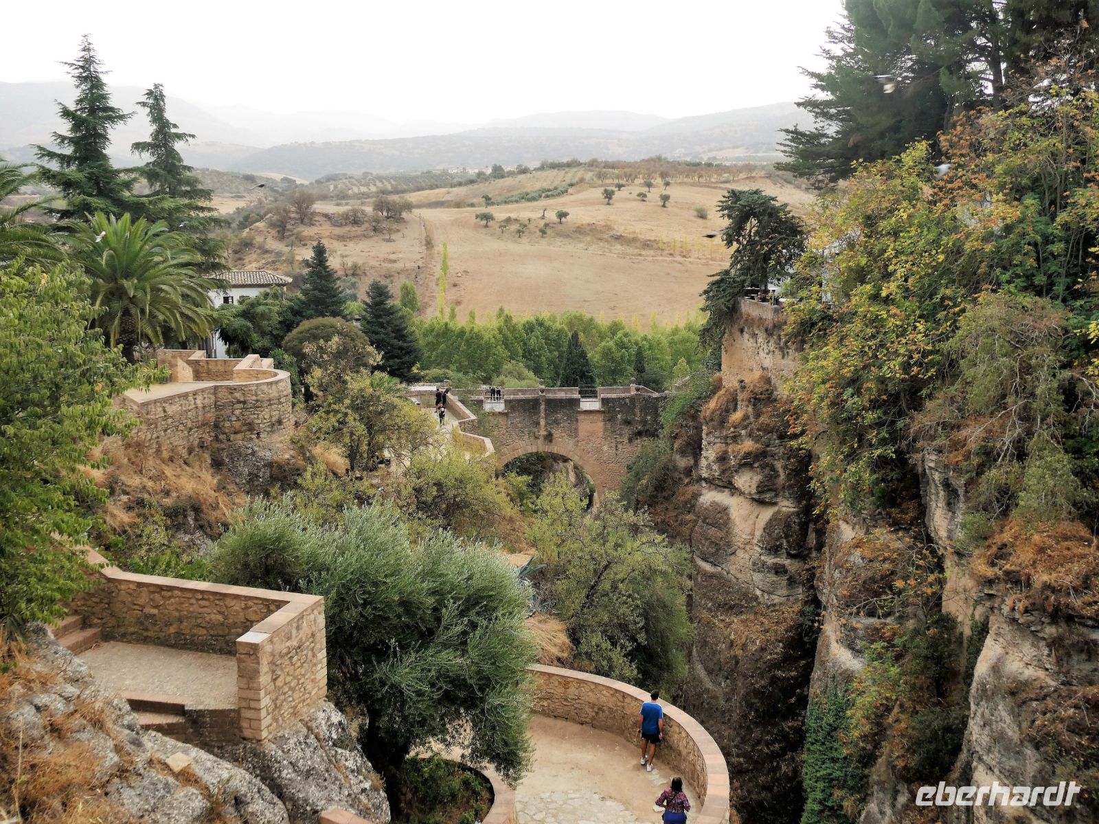 hinunter zu den arabischen Bädern