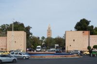 Kurz nach der Landung: Erster Blick auf das Minarett der Kutubiyya-Moschee