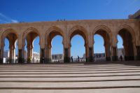 Arkaden vor dem Ausgang der Moschee