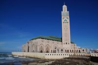 Zwei Hadithen sagen, Allahs Thron schwebe über dem Wasser - dies wollten König und Architekt bei der Moschee Hassans II. verwirklicht sehen 