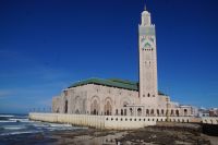 Zwei Hadithen sagen, Allahs Thron schwebe über dem Wasser - dies wollten König und Architekt bei der Moschee Hassans II. verwirklicht se