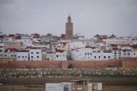 Salé: Friedhof, Stadtmauer, Minarett