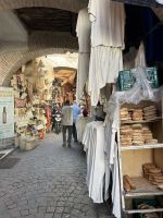 es gibt alles im Souk...