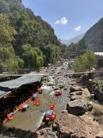 Cafe am Ufer / im Ourikafluss