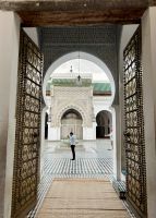 Fes - Blick in einen Moscheenhof