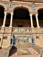 Sevilla - ein Kachelbild an der Plaza Espana