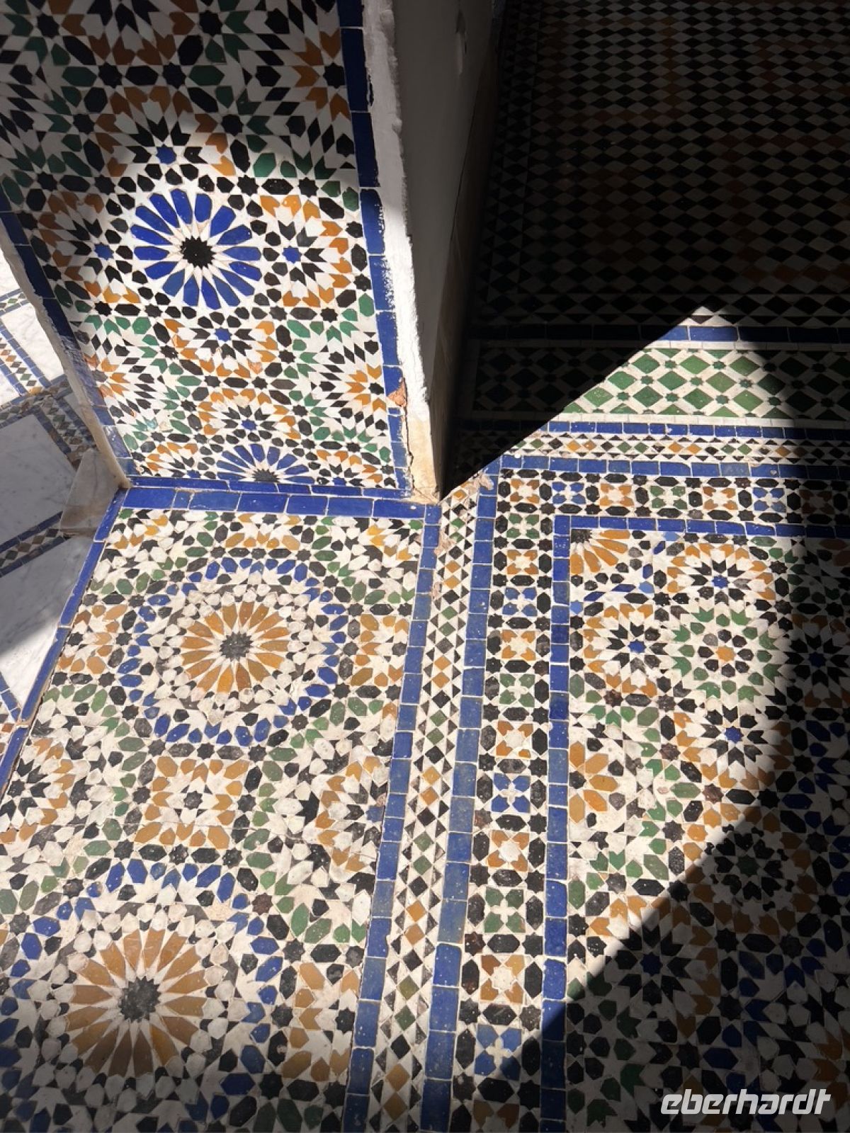 Bahia Palast Mosaiken an Wand und Boden.jpeg