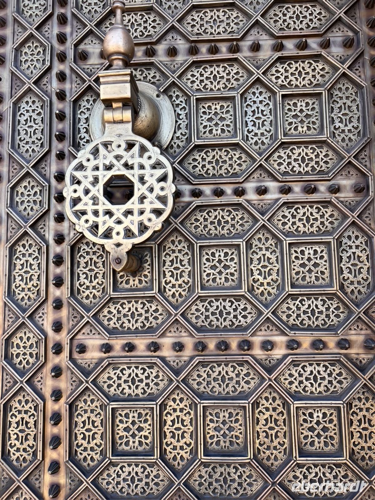 Hassanturm Moscheeeingang.jpeg