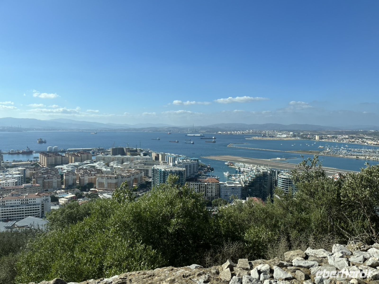 Gibraltar Landebahn.jpeg