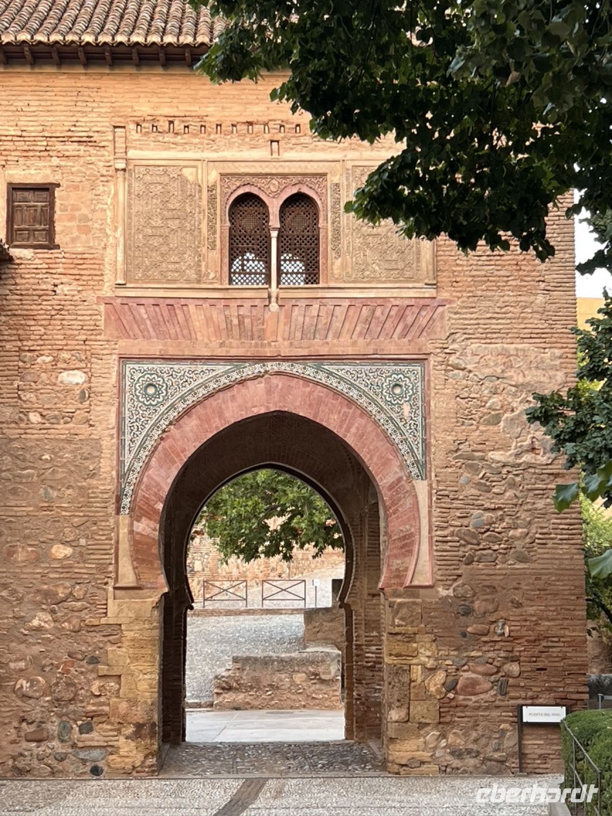 Granada Weintor.jpeg