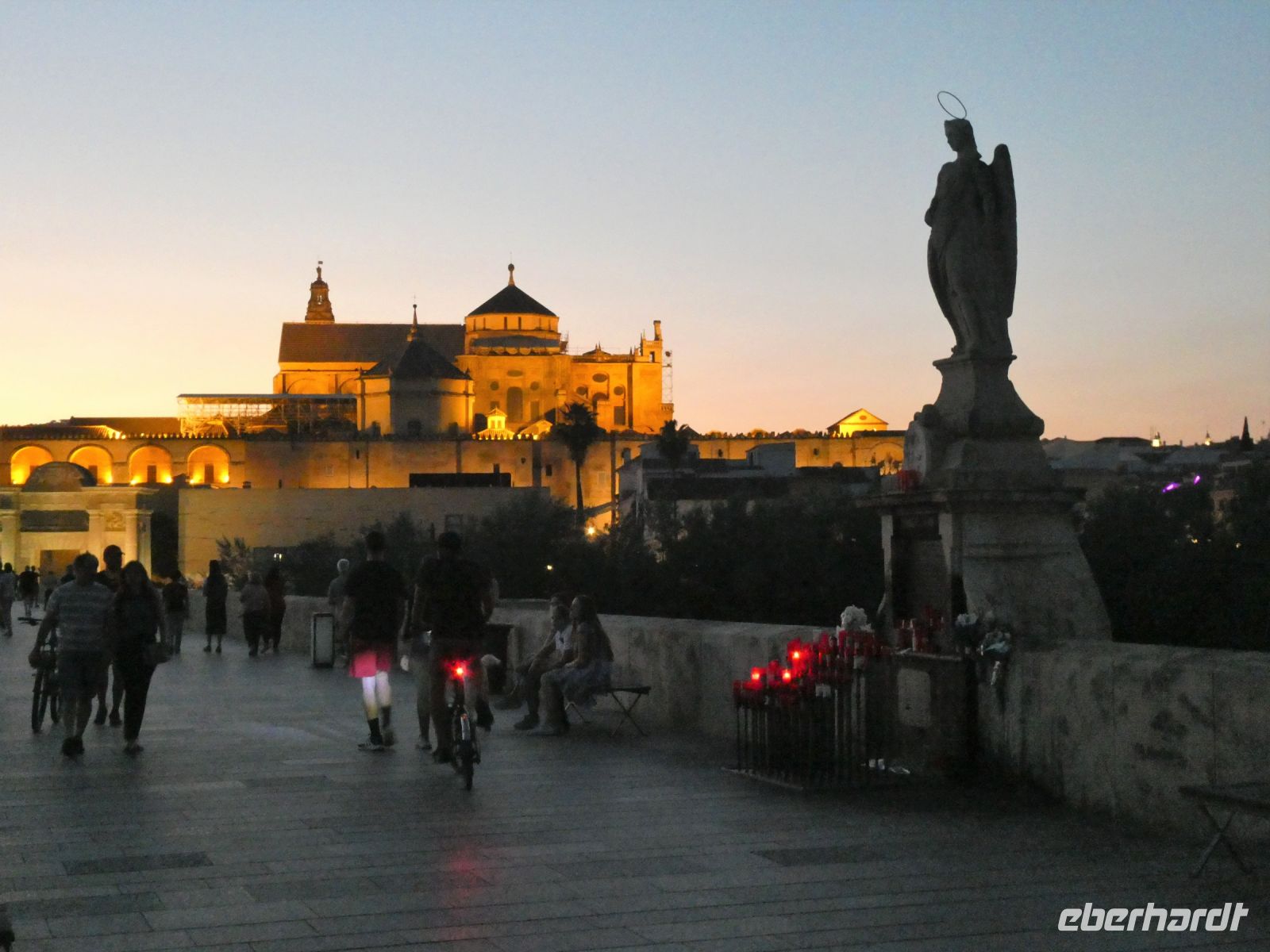 magisches Licht auf der Puente Romano
