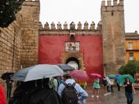 vor dem Alcazar