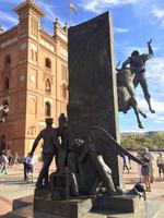 025 Es starb ein Torero, und ein Engel wurde geboren