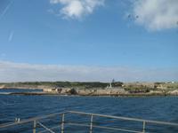 Von Cala Blanca über Maó-Mahón, Binibeca nach Cova d'en Xoroi