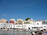 Von Cala Blanca über Maó-Mahón, Binibeca nach Cova d'en Xoroi