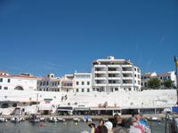 Von Cala Blanca über Maó-Mahón, Binibeca nach Cova d'en Xoroi