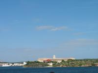 Von Cala Blanca über Maó-Mahón, Binibeca nach Cova d'en Xoroi