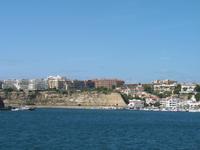 Von Cala Blanca über Maó-Mahón, Binibeca nach Cova d'en Xoroi