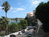 Von Cala Blanca über Maó-Mahón, Binibeca nach Cova d'en Xoroi