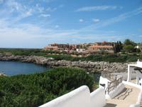 Von Cala Blanca über Maó-Mahón, Binibeca nach Cova d'en Xoroi