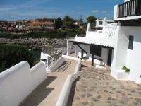 Von Cala Blanca über Maó-Mahón, Binibeca nach Cova d'en Xoroi