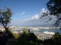 Blick vom Montjuic auf den Hafen