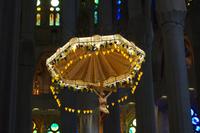 Altar der Sagrada Familia mit Ähren- und Weinsymbolik