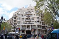 Casa Milà oder La Pedrera (der Steinbruch)