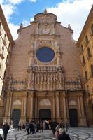 Montserrat: Die barocke Kirchenfassade