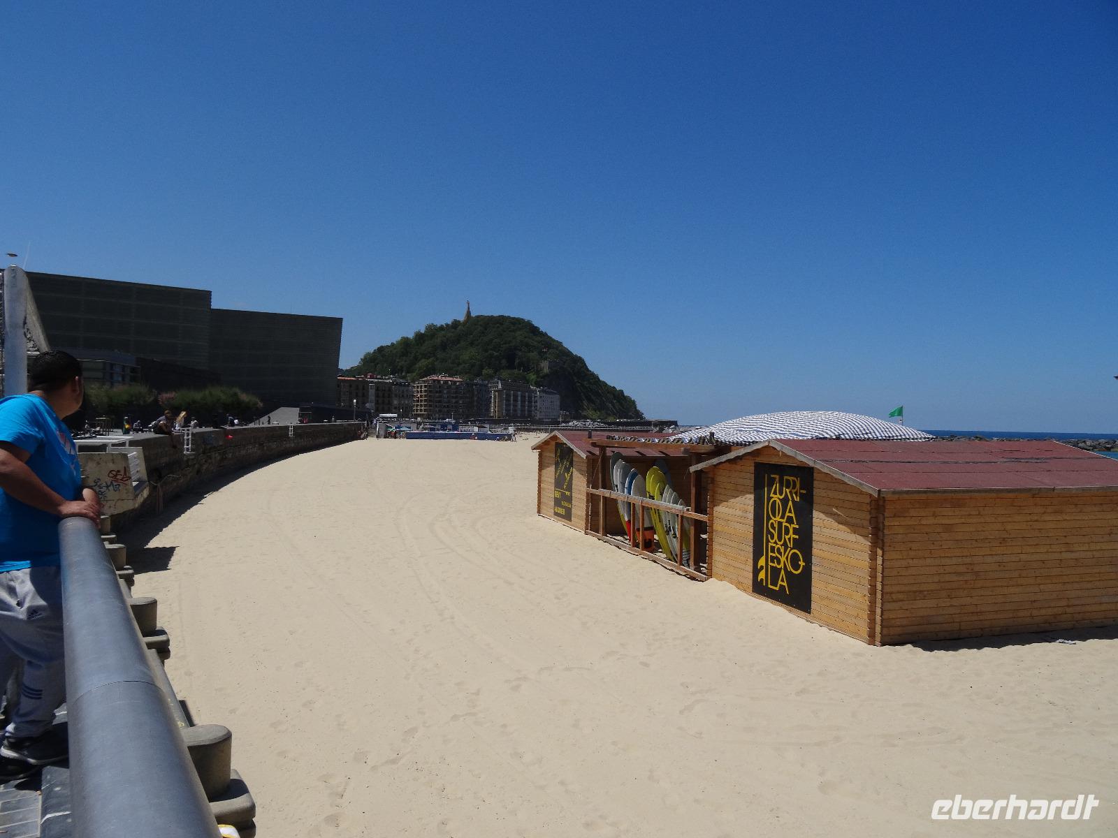 Ein feiner Strand lockt zum Entspannen in San Sebastian