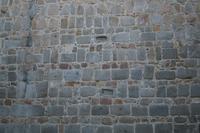 08-10-2016 Ávila, Spolien von Graburnen in der Stadtmauer von Ávila