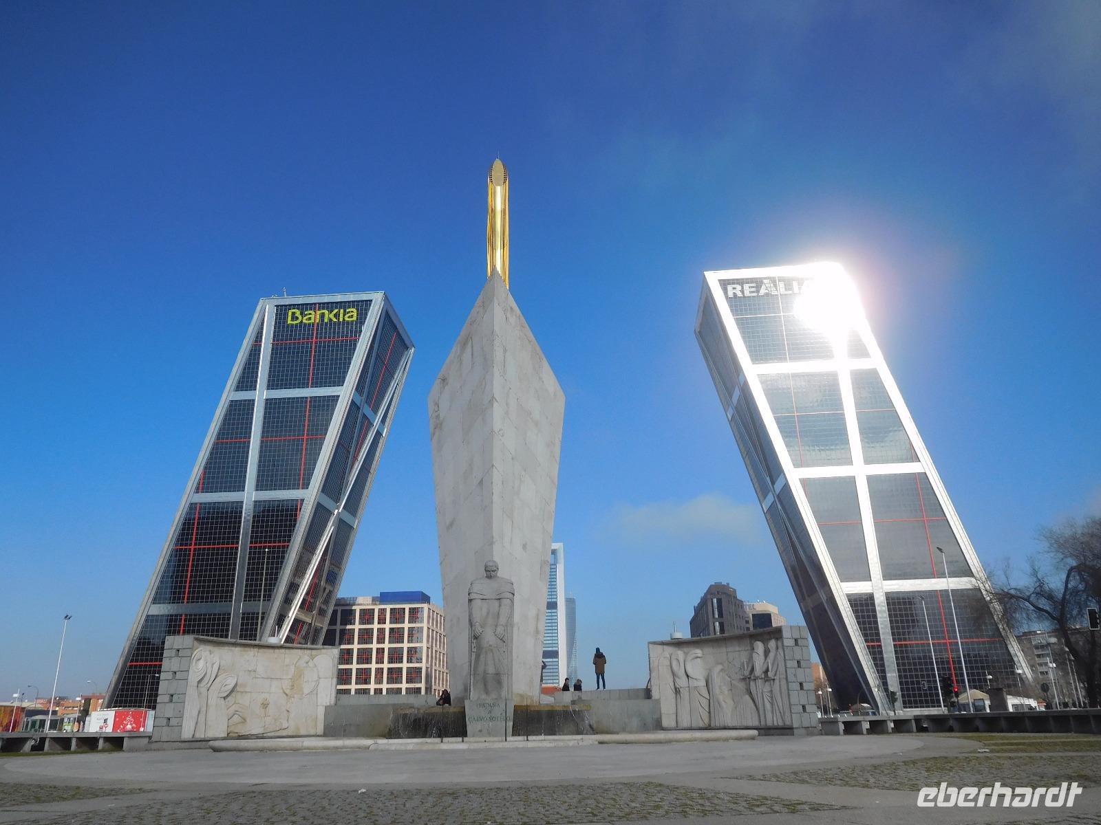 Puerta de Europa Frontalansicht in Madrid