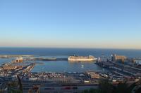 Blick vom Montjuïc auf den Hafen