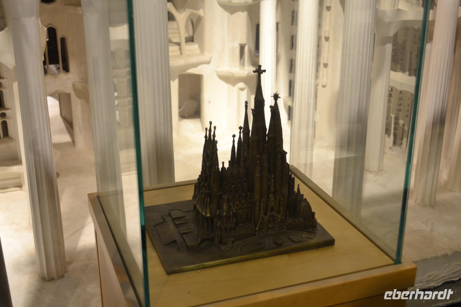 Bronzemodell der fertigen Sagrada Família