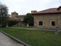 Kirche und Museum Jesús Otero in Santillana del Mar