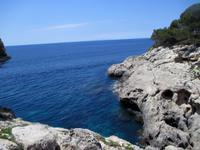 Wanderung von Es Migjorn Gran an den Strand von Cala Galdana