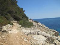 Wanderung von Es Migjorn Gran an den Strand von Cala Galdana