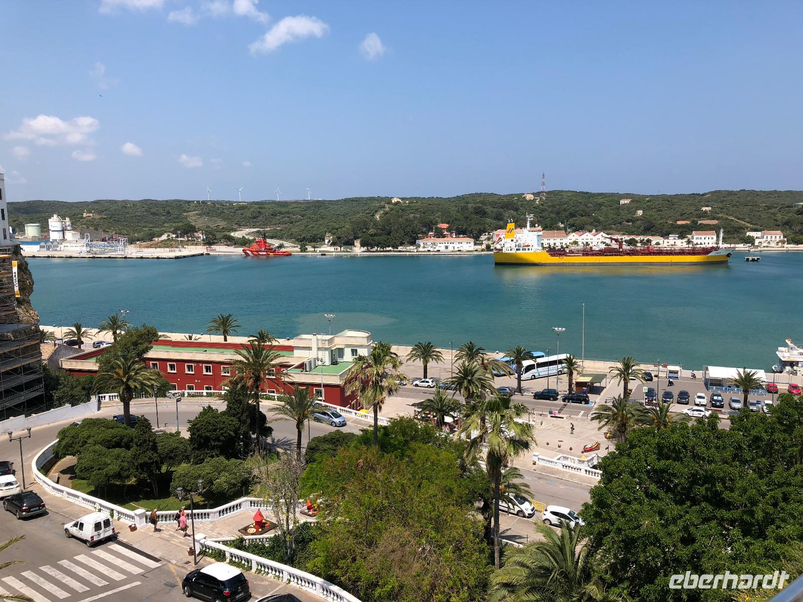 Stadtrundgang, Mittagspause und Freizeit in Mahón