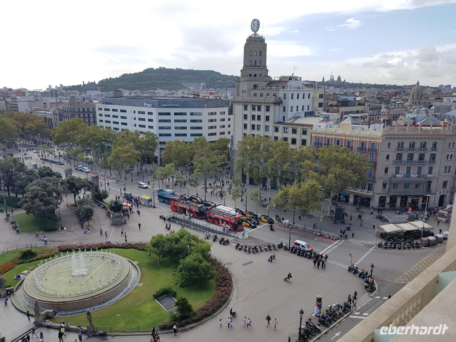 Blick vom Terrase in PLaza Catalunya in Barcelona (2)
