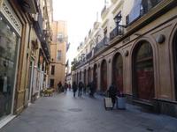 Noch herrscht morgenliche Stille im Einkaufsviertel Sevillas