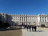 vor dem Königspalast in Madrid
