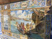 Spaziergang durch den Plaza España in Sevilla