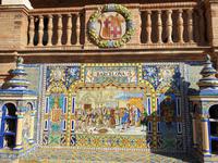 Spaziergang durch den Plaza España in Sevilla