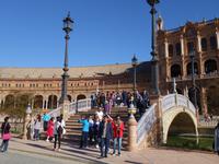 Spaziergang durch den Plaza España in Sevilla