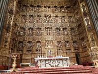  Kathedrale Santa Maria de la Sede mit ihrem bekannten Glockenturm Giralda in Sevilla (15)