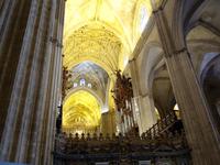  Kathedrale Santa Maria de la Sede mit ihrem bekannten Glockenturm Giralda in Sevilla (2)