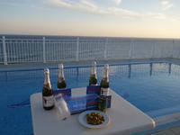 Abschied von der Reise auf der Terrasse von Hotel in Nerja (5)