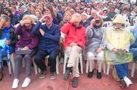 Riogordo, Eberhardt-Gruppe bei Regen, Wind u. Kälte im Passionsspiel (datenschutzkonform)